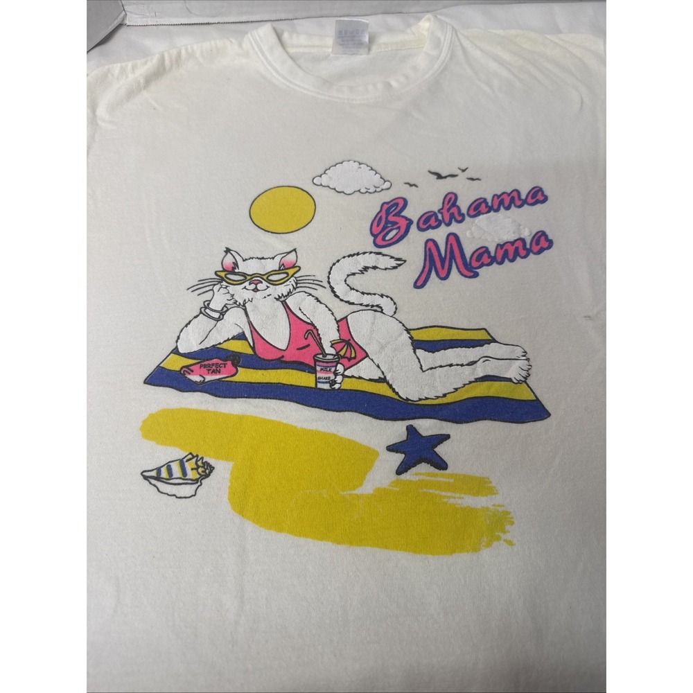 Vintage 1990s "Bahama Mama" Sunbathing Cat Novelty Tee Milk Shake Retro Tourist